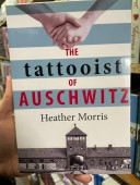 The Tattooist of Auschwitz (Татуировщик из Освенцима на английском)